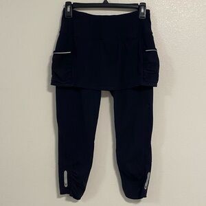 Athleta Contender 2 in 1 Skirt Capri Leggings Size XS